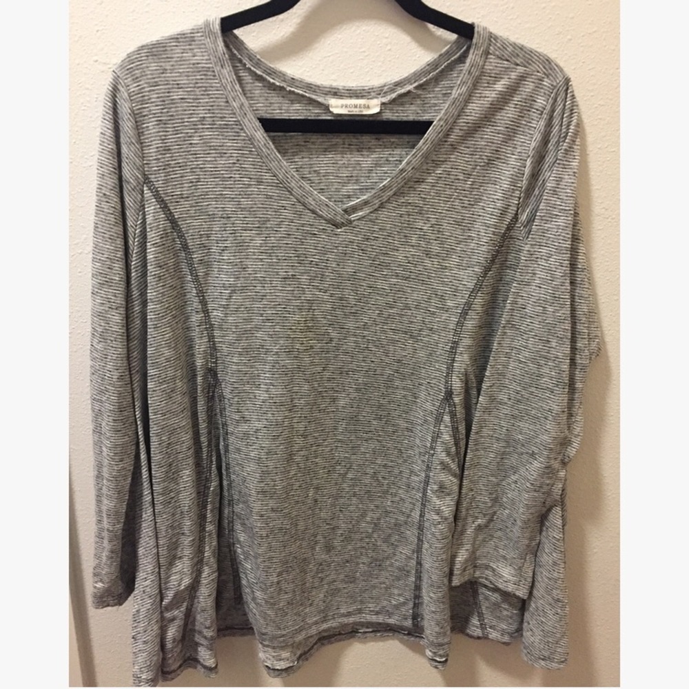 Long sleeve “Promesa” boutique top
